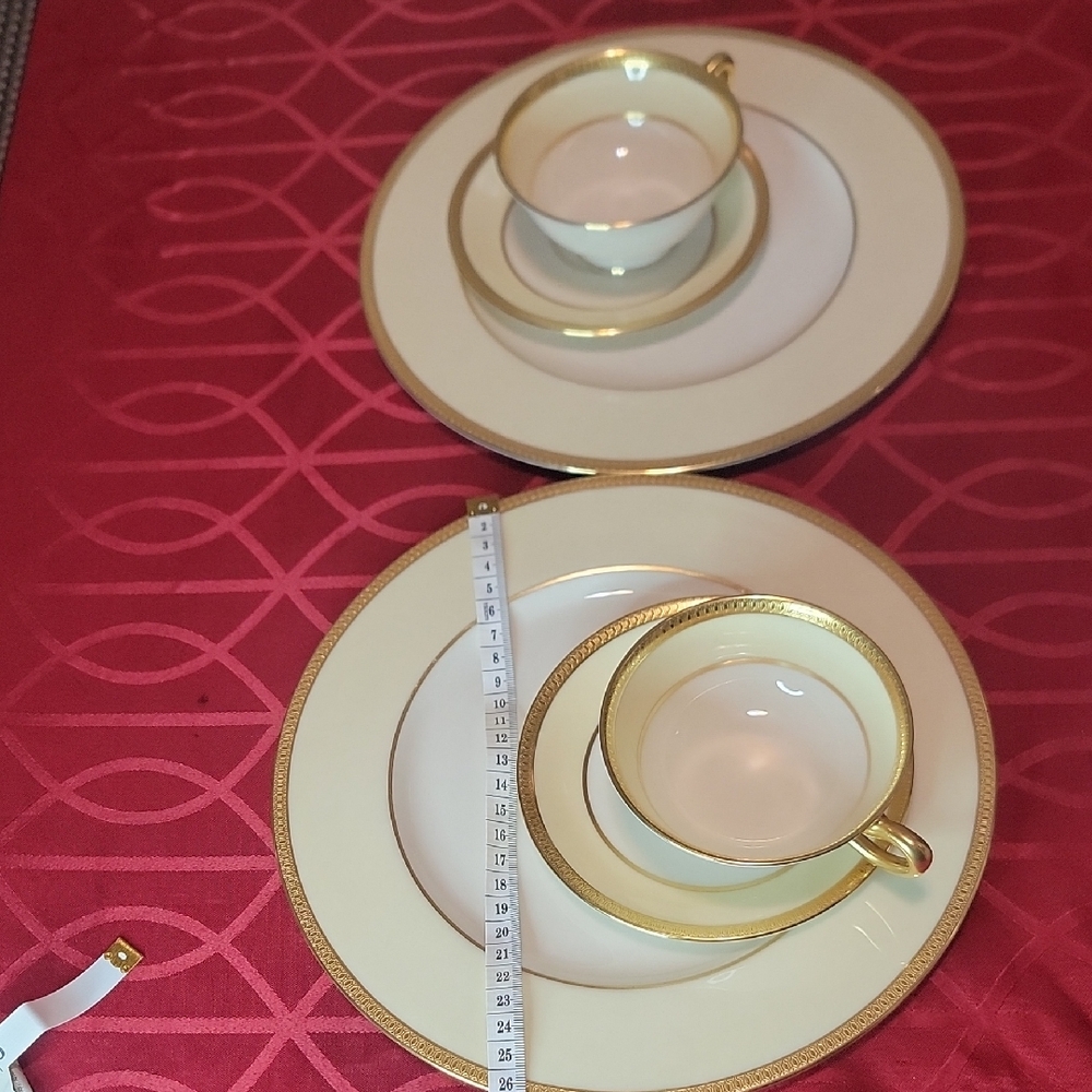 Lenox Cream and Gold Dinnerware Set for Sophisticated Dining